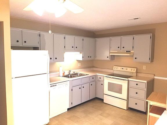 2nd image of 5292 Eaglesnest Dr Unit 39