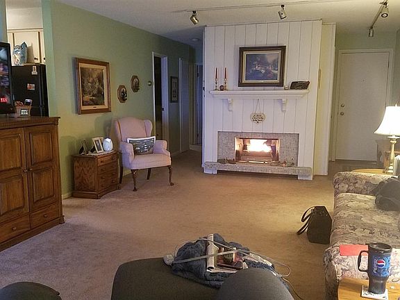 4th image of 873 Cliffs Dr APT 206