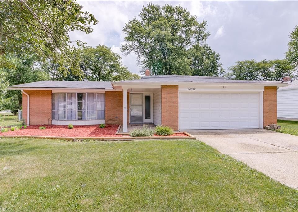 1st image of 28847 Lynhaven Dr