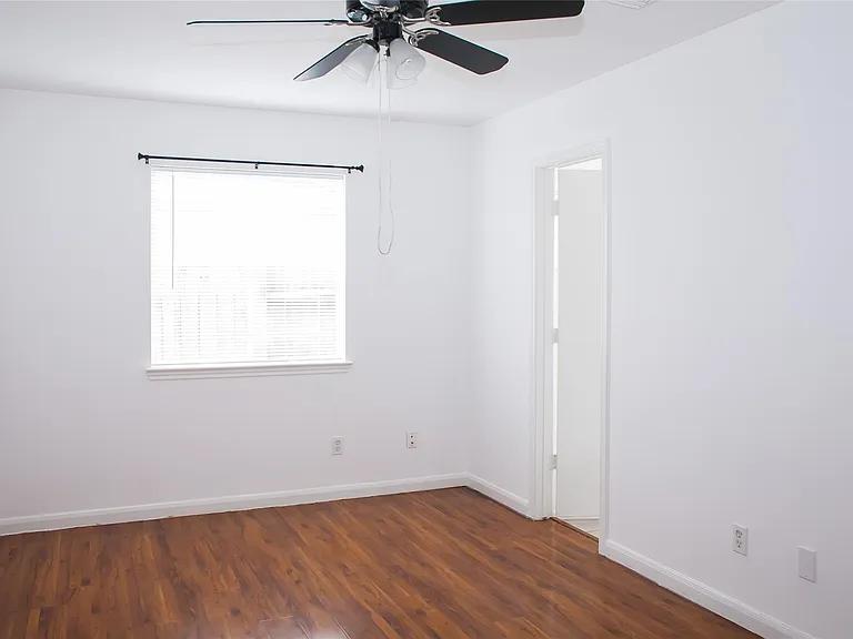 8910 Sage Place Dr — Photo 13