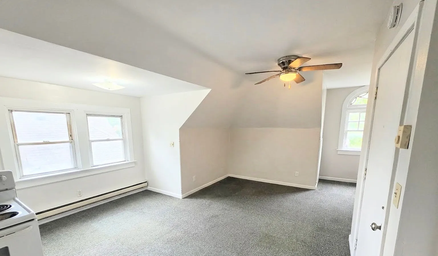 Studio, 400 sqft, $750 — Photo 2
