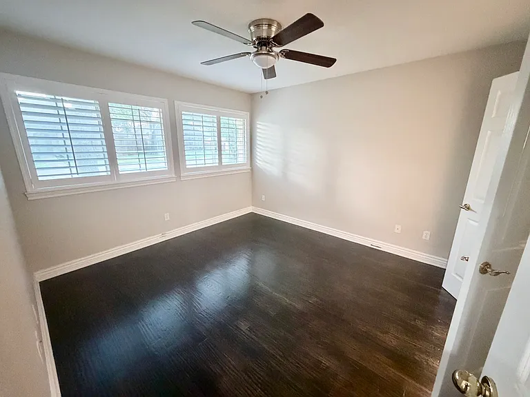 908 McCoy Dr — Photo 10