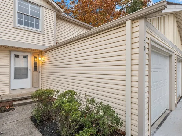 130 Maria Dr #7B, Bedford, OH 44146