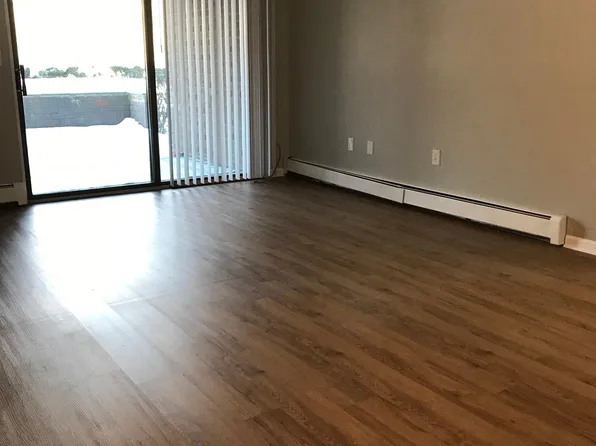 100 Oxbow Dr APT A2, Glastonbury, CT 06033