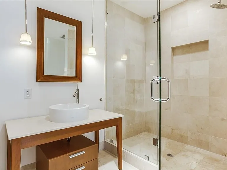 2200 Victory Ave #707 — Photo 17