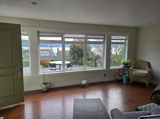 620 Seaview Rd, Gibsons, BC V0N1V9