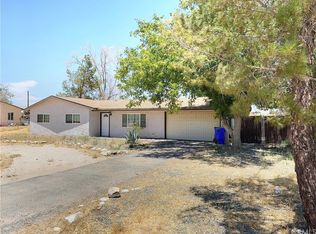 21946 Fox Ave, Apple Valley, CA 92307