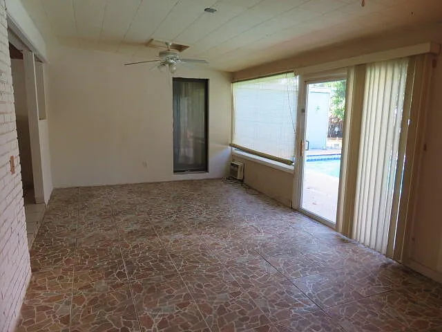 134 NW Peach St — Photo 16