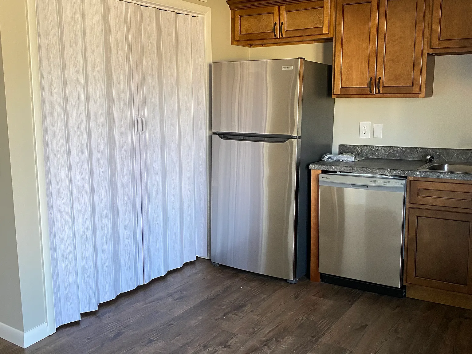 2 bed, 1.5 bath, $1,150 — Photo 2