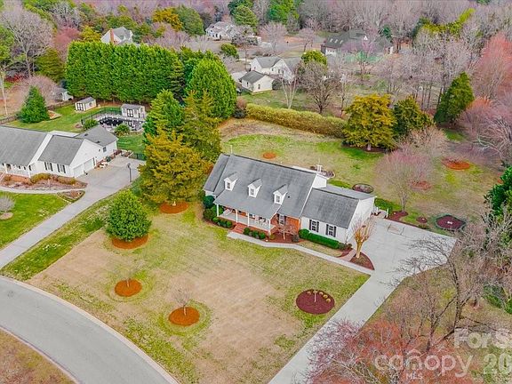 5th image of 16601 Jefferson Pl