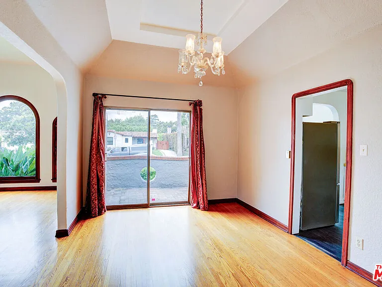 10372 Tennessee Ave — Photo 10