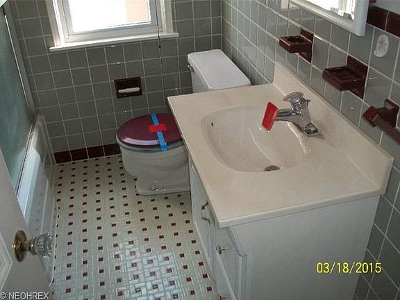 3rd image of 14713 Harley Ave