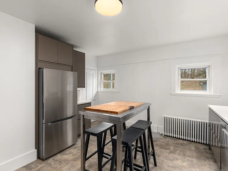 11 S Kilby St — Photo 11