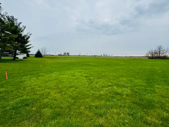 1039 Country Ct, Crete, IL 60417