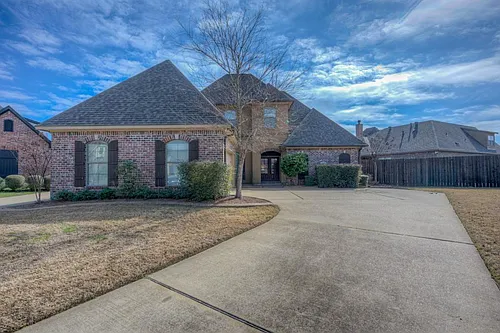 520 Falling Water Cir Photo 1