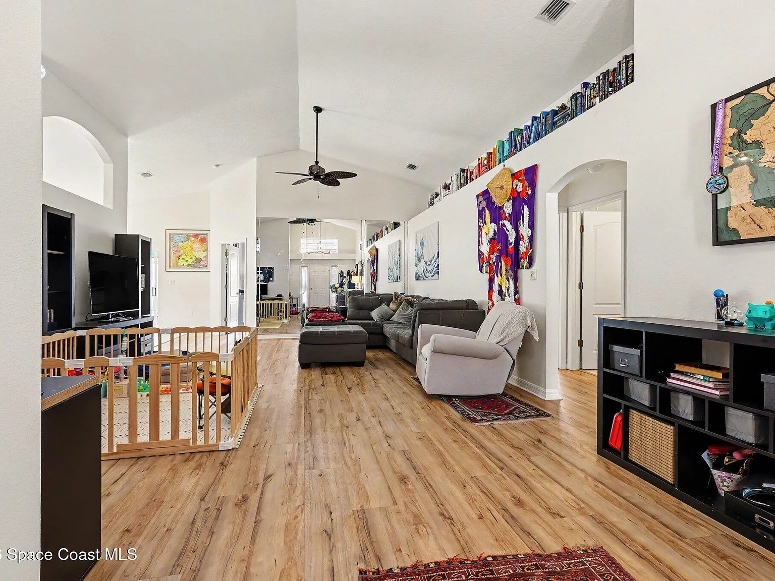 3 bed, 2.0 bath, 1907 sqft, $2,600 — Photo 4