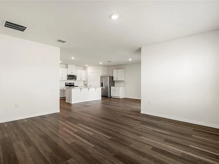 1699 Three Bars Rd — Photo 2