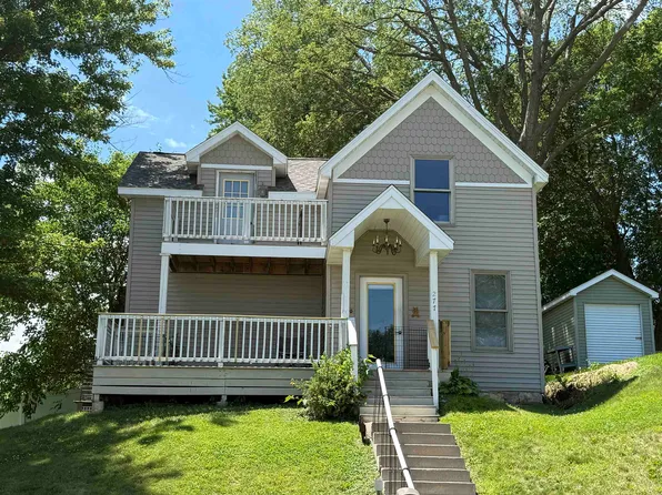 277 Quince St, Dubuque, IA 52003
