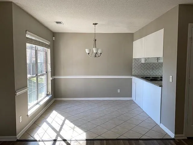 41 Parkside Dr — Photo 3