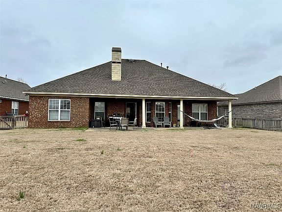 3rd image of 8824 Alderwood Way