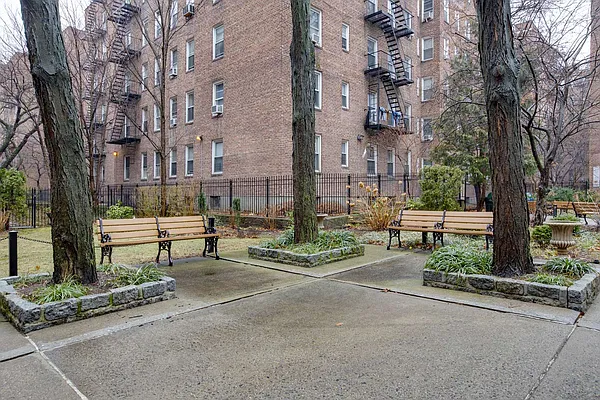 Sold by Fit Realty Services, Inc. | media 27