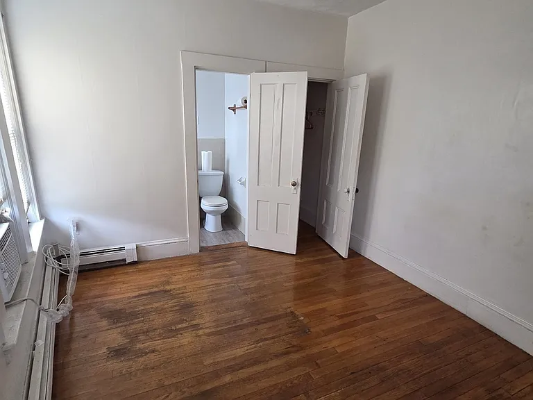 545 Adams St #5 — Photo 5