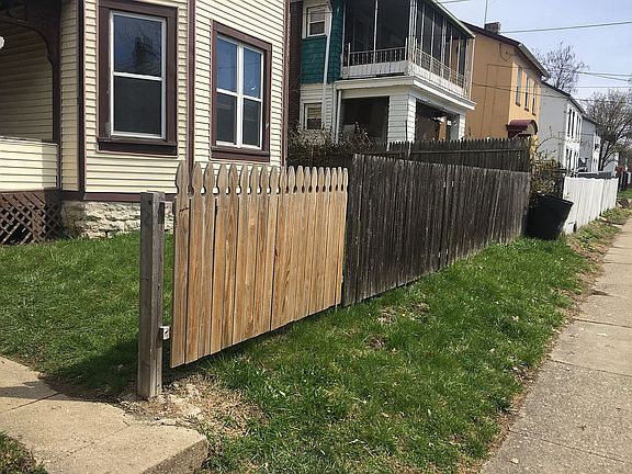 2nd image of 1316 Laidlaw Ave