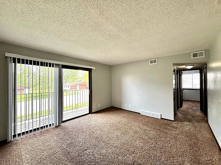 Breckenridge Davenport Apartments — Photo 29