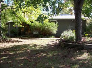 2600 S Van Hoose Dr, Fayetteville, AR 72701