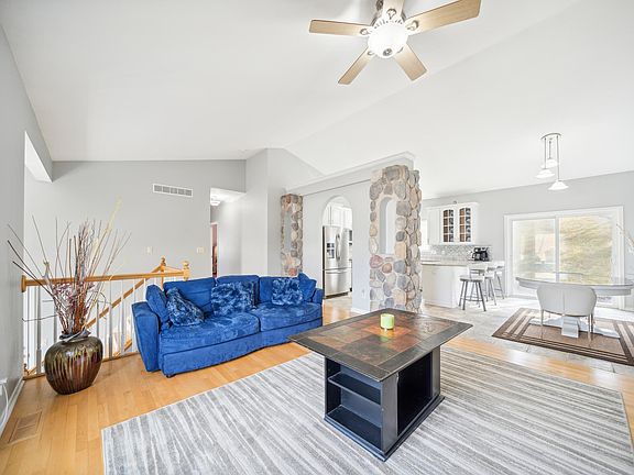 4th image of 816 Southern Woods Pl SW