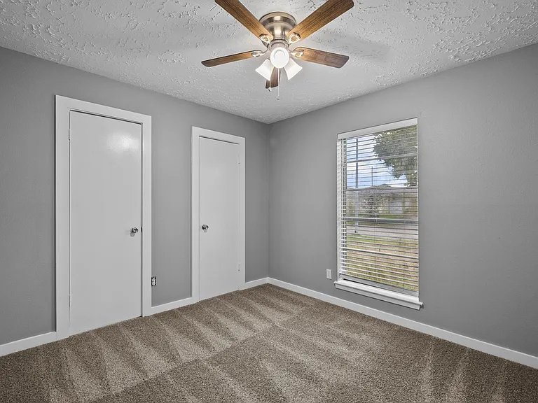 8122 Swan Meadow Ln — Photo 15