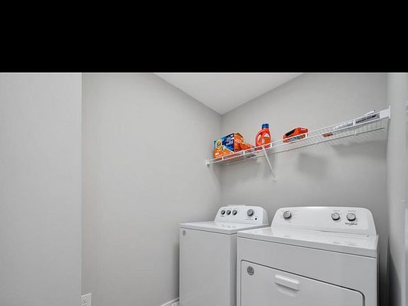 5th image of 889 Industrial Dr