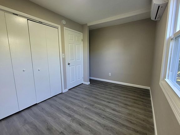 4th image of 143 Weed Ave Floor 2