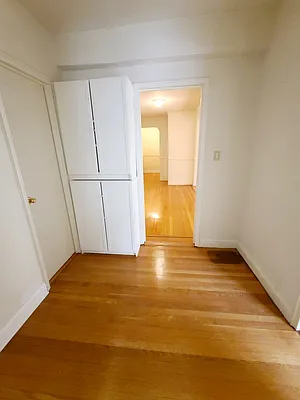 Rented by Metro Garden Realty NYC | media 25
