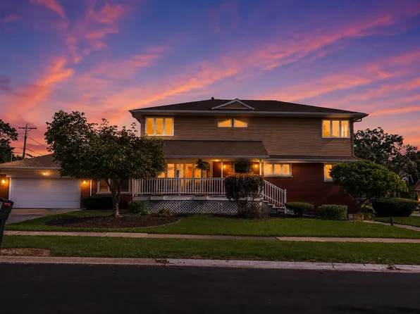 8336 W 94th St, Hickory Hills, IL 60457