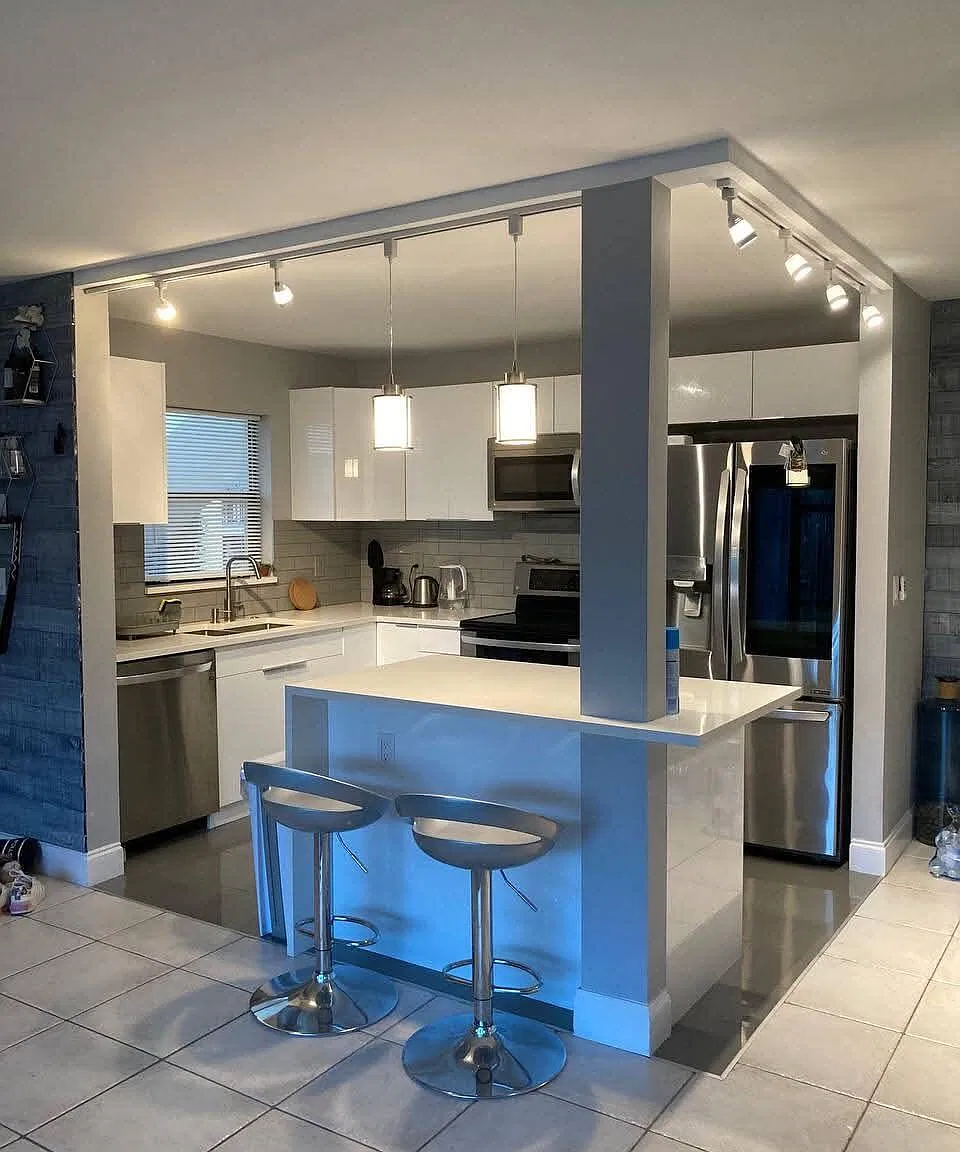 2 bed, 2.0 bath, 1056 sqft, $4,500 — Photo 3