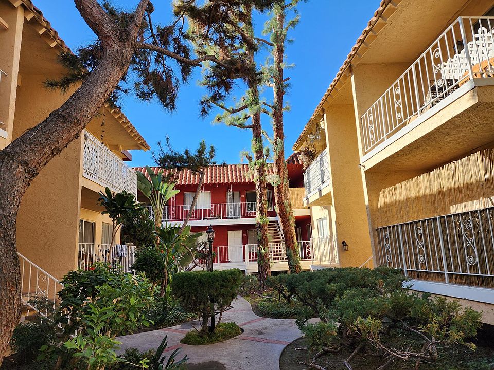 2nd image of 11737 Bellflower Blvd #113