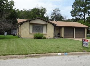 1205 Simpson Dr, Hurst, TX 76053
