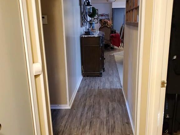 5th image of 3219 Regal Oaks Dr