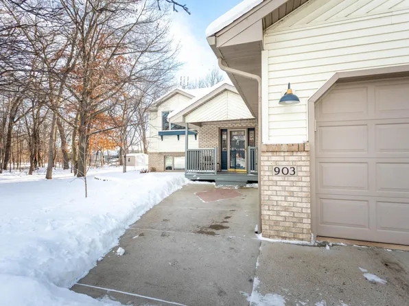 903 Geneva Dr, Alexandria, MN 56308