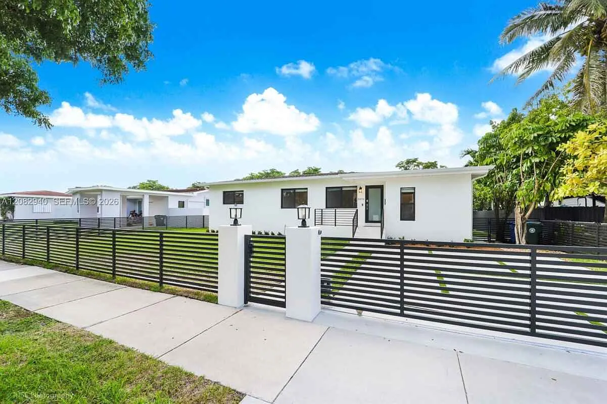 5970 Sw 16th St West Miami, Fl 33155 — Photo 1