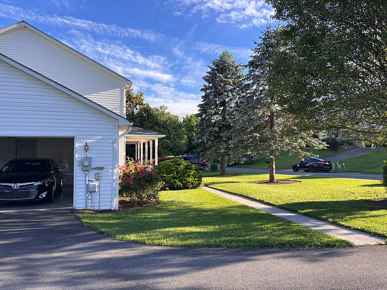 106 Clevenger Ct — Photo 4