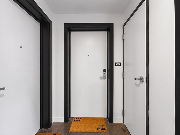2nd image of 202 N Linn St #205