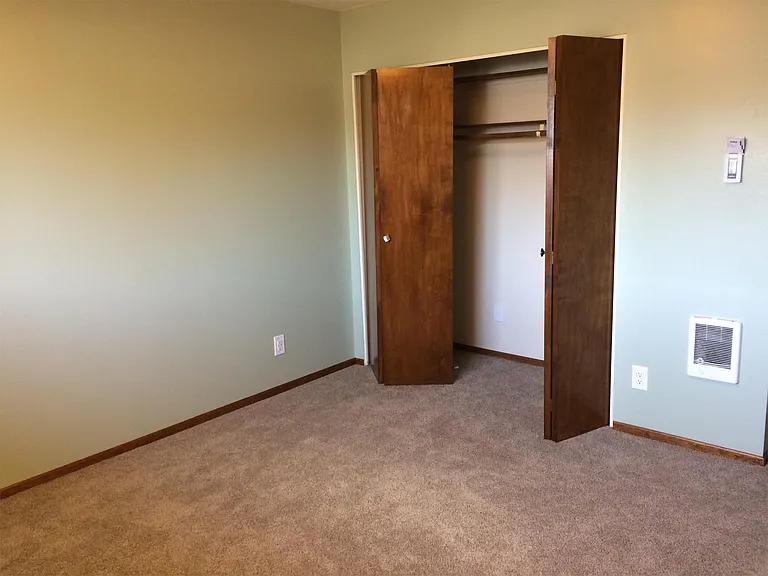 407 SE 88th Ave — Photo 7