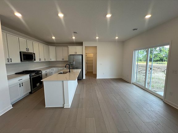 4th image of 7660 Lotus Ln
