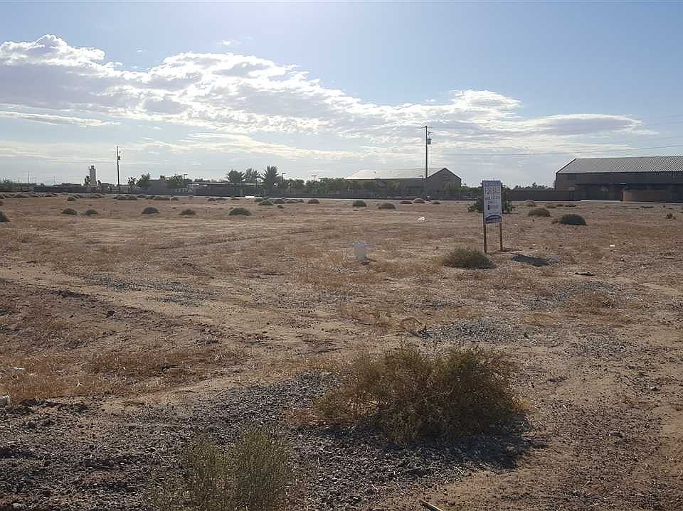 2nd image of 268 N Avenue B