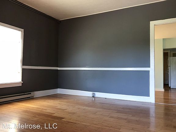 4th image of 408 E Seventh St APT 1