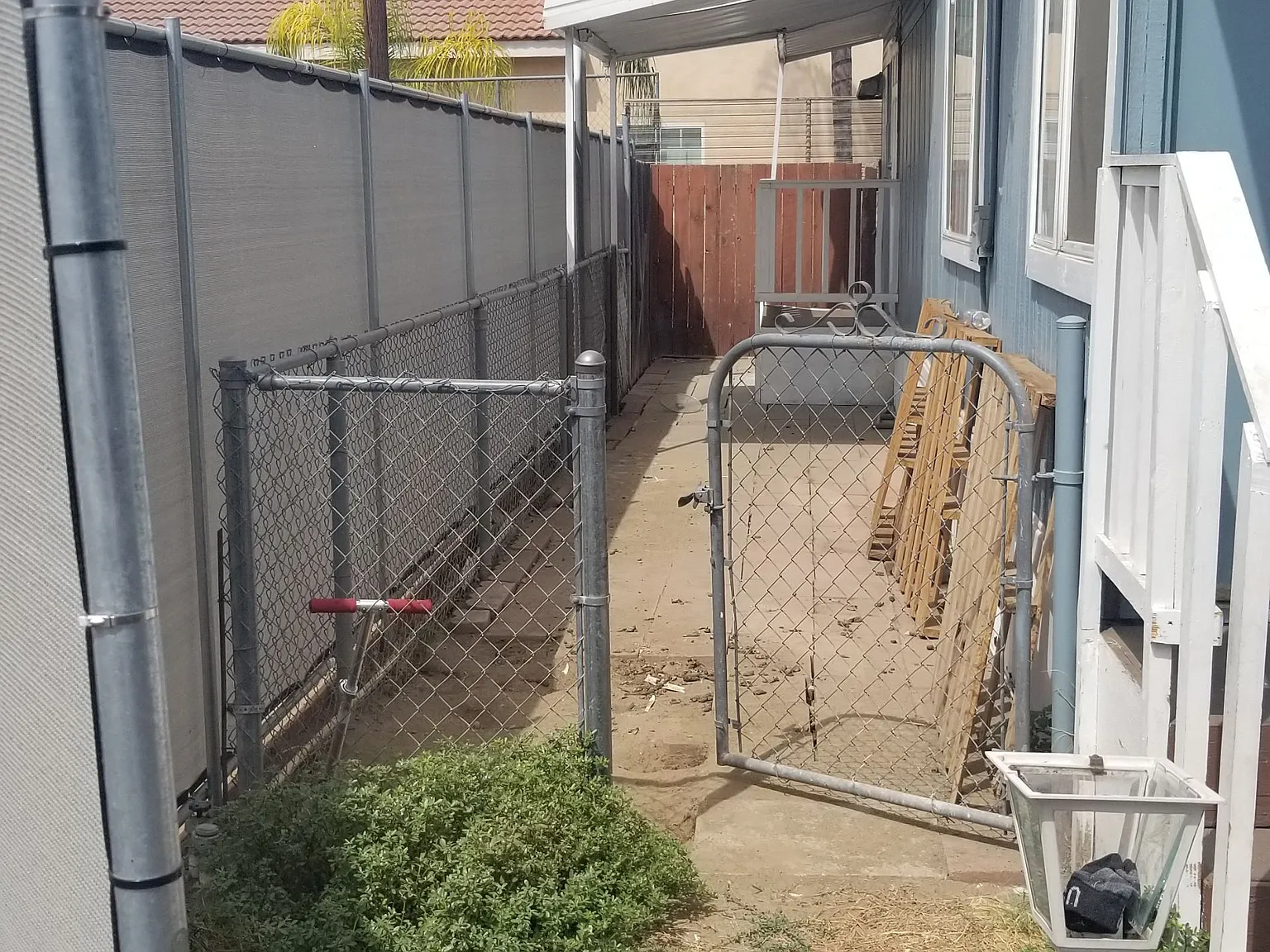 3 bed, 1050 sqft, $2,000 — Photo 3