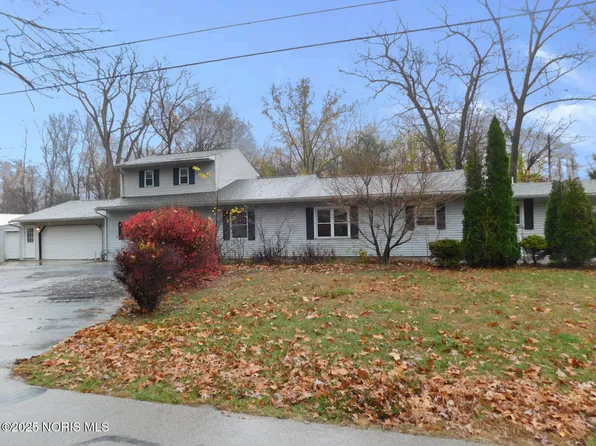 2906 Elmwood Dr, Sylvania, OH 43560