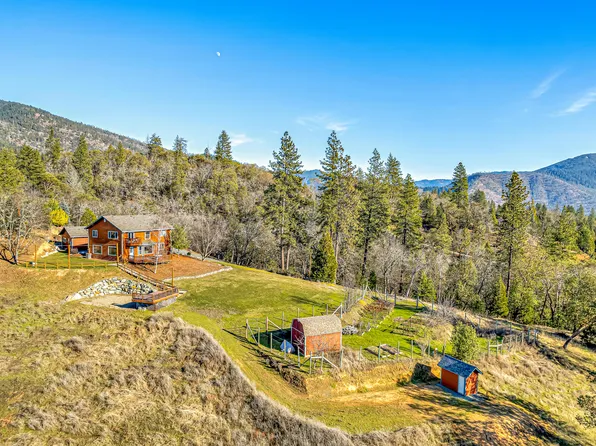 1427 Three Pines Rd, Grants Pass, OR 97526